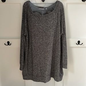 Athleta lightweight sweater tunic. Size XL. Marled black/grey.